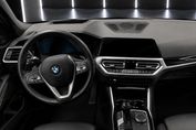 BMW Seria 3 330e xDrive Sport Line aut