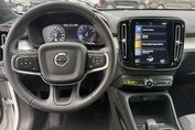 Volvo XC40 T3 Momentum Pro