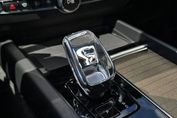 Volvo XC60 B5 B AWD Ultra Dark