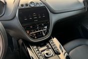 Aston Martin DBX V8