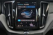 Volvo XC60 B5 B AWD Plus Dark aut