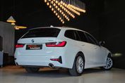 BMW Seria 3 318i Advantage aut