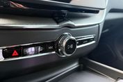 Volvo XC60 T8 Plug-In Hybrid AWD Ultra Dark