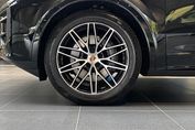Porsche Cayenne Black Edition