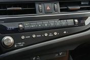Lexus ES 300h Business Edition