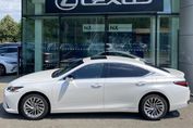 Lexus ES 300h Omotenashi