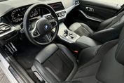 BMW Seria 3 330e xDrive M Sport sport-aut