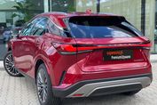 Lexus RX 450h+ Omotenashi