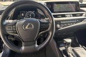 Lexus ES 300h Business Edition +