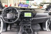 Toyota HiLux Double Cab Invincible 4x4 AT