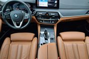 BMW Seria 5 530d xDrive Luxury Line