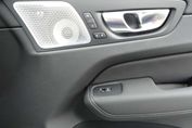 Volvo XC60 B5 AWD Ultra Dark