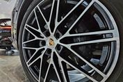 Porsche Cayenne Coupe E-Hybrid Black Edition