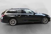 BMW Seria 3 Touring 320d xDrive Sport Line