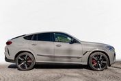 BMW X6 M50i