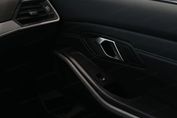 BMW Seria 3 318i Advantage