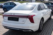 Hongqi H5 Deluxe 2.0T DSG