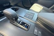 Lexus UX 300h F Sport Design Hybrid Dynamic Force