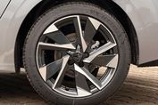 Peugeot 308 Allure e-DCS6 1.2 mHEV