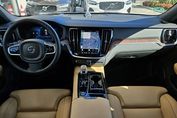 Volvo V60 T8 AWD Plug-In Hybrid Ultra Dark aut