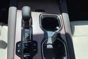 Lexus RX 450h+ Omotenashi