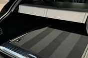 Aston Martin DBX V8