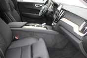 Volvo XC60 B5 B AWD Plus Dark aut