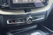 Volvo XC60 B5 B AWD Plus Dark