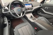 BMW Seria 3 318i Advantage aut