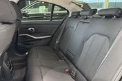 BMW Seria 3 318i Advantage aut