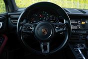 Porsche Macan Standard