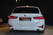 BMW Seria 3 318i Advantage aut