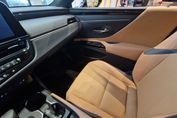 Lexus ES 300h Business Edition 2.5 E-CVT
