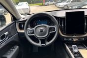 Volvo XC60 B5 AWD Ultra Dark