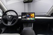 Tesla Model Y Long Range  Dual Motor AWD