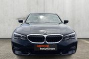 BMW Seria 3 320i xDrive Advantage