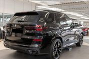 BMW X5 M60i