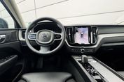 Volvo XC60 B5 B AWD Plus Dark aut