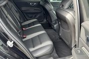 Volvo V60 B4 B Plus Dark