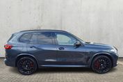 BMW X5 M50i