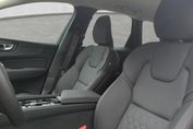 Volvo XC60 B5 B AWD Plus Dark aut