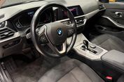 BMW Seria 3 330d xDrive Advantage