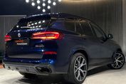 BMW X5 M50i