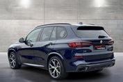 BMW X5 M50i