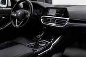 BMW Seria 3 318i Advantage
