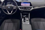 BMW Seria 3 Touring 318i Advantage