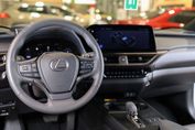 Lexus UX 300h F Sport Design AWD