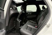 Volvo XC60 B5 AWD Plus Black Edition