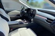 Lexus RX 450h+ Omotenashi