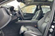 Volvo XC60 B5 B AWD Plus Dark